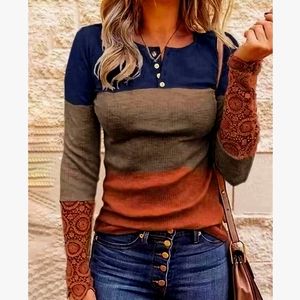 NWOT Colorblock lace button splicing tunic